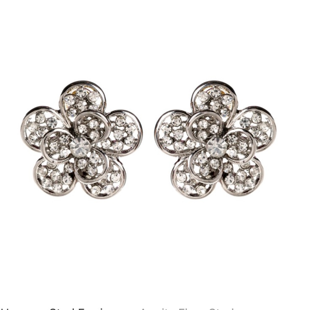 Amrita Fleur studs